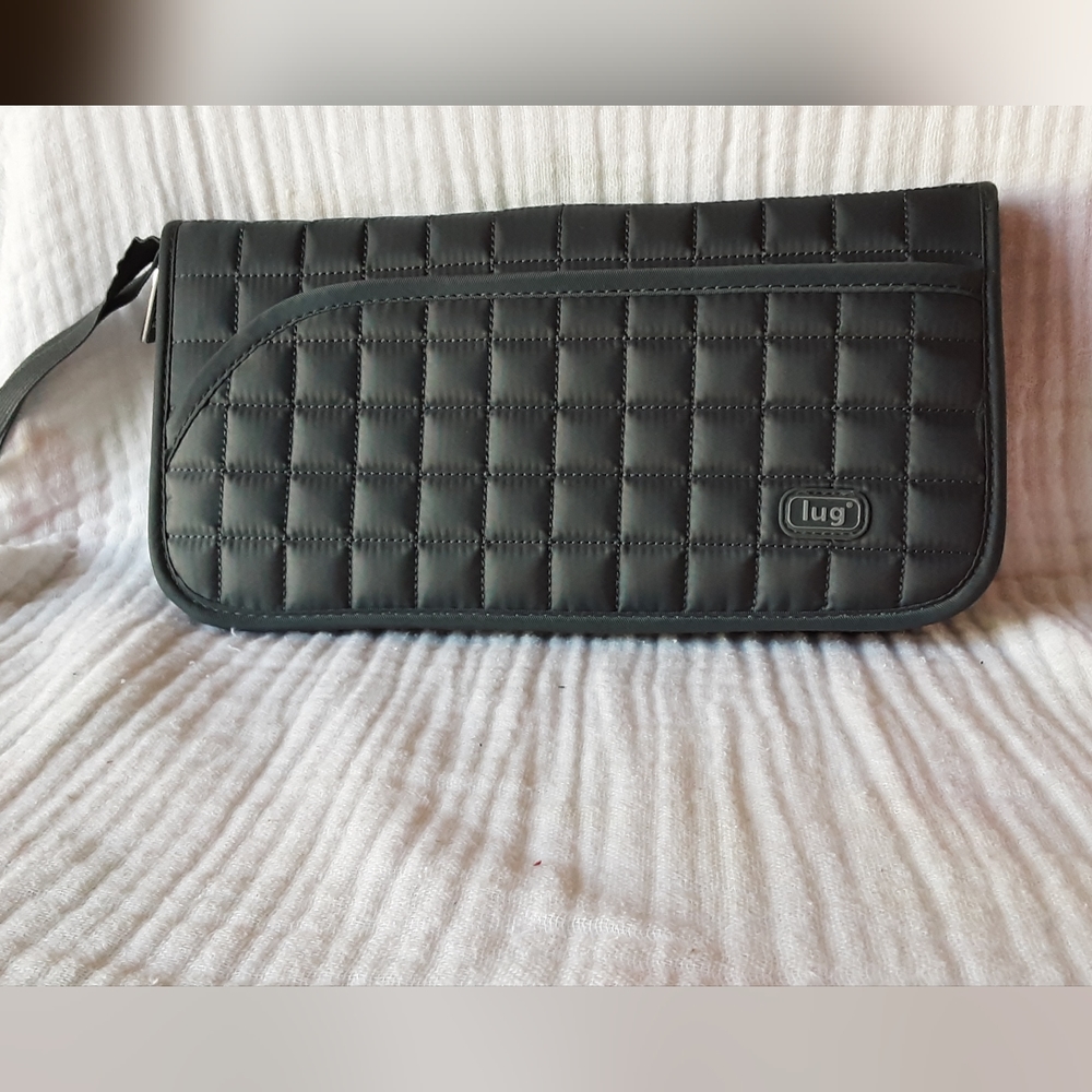 ☆☆☆24HR SALE...EUC Lug Travel Wallet